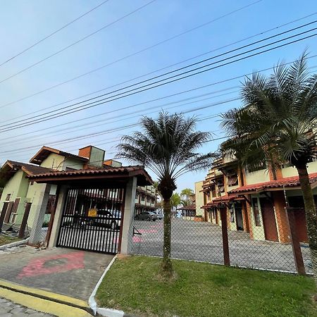 Pe Na Areia Na Praia Das Toninhas - Villagio 24 Porto Feliz Убатуба Экстерьер фото